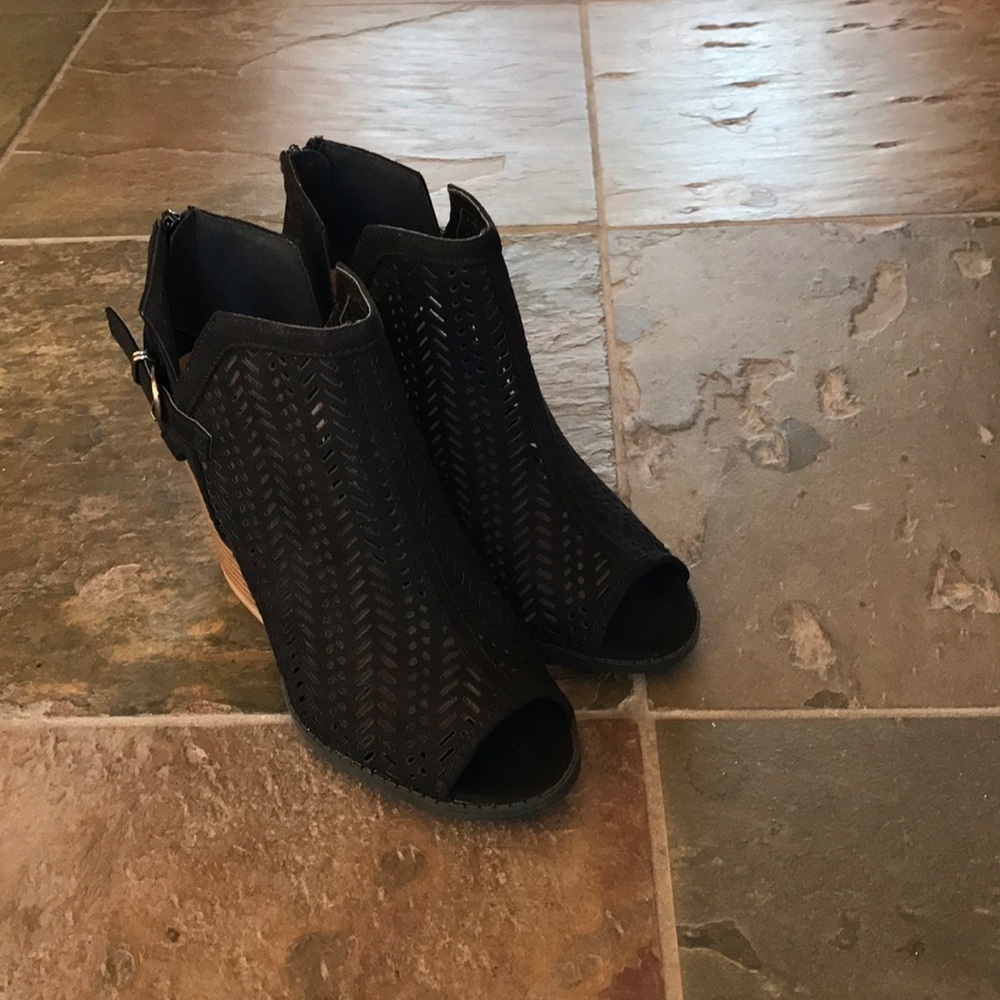 New in  Box! Perforated black booties - Picture 6 of 6